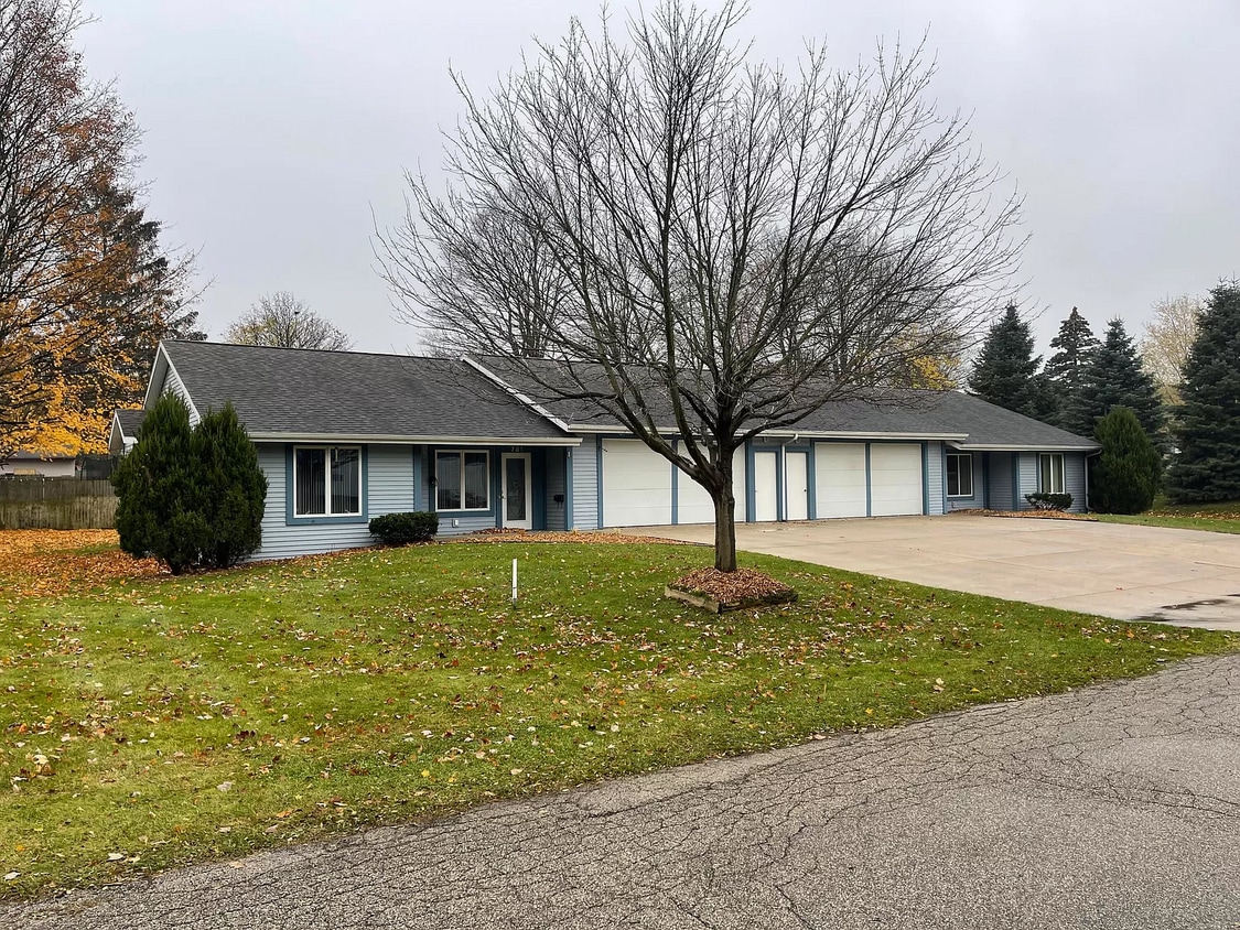 Primary Photo - 781 Ross Rd
