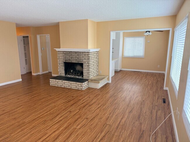 Foto del edificio - 5847-5849 Mildred St