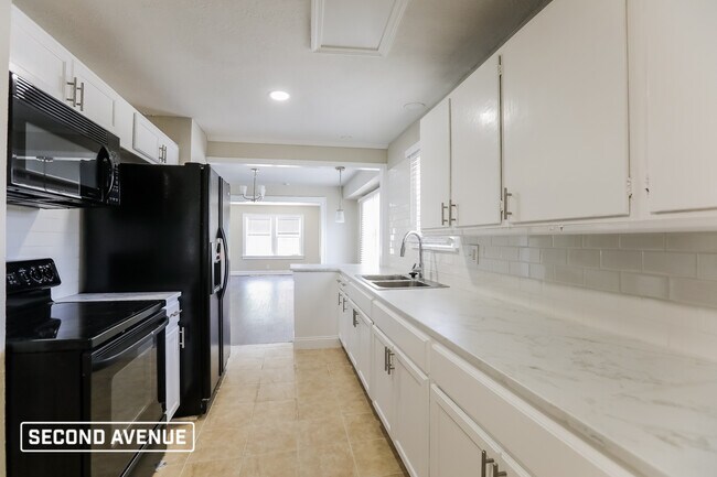 Building Photo - 3600 E 57th ST