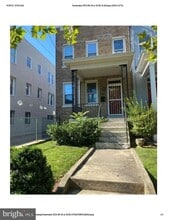 Building Photo - 1031 Girard St NE