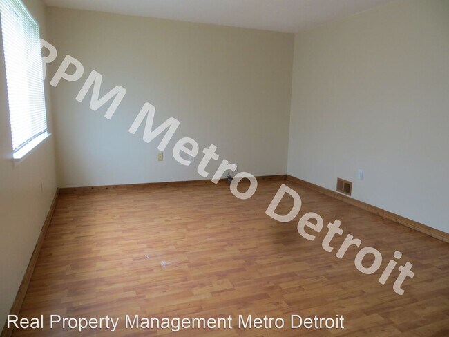 Foto del edificio - 3 br, 1 bath House - 14332 Burr St