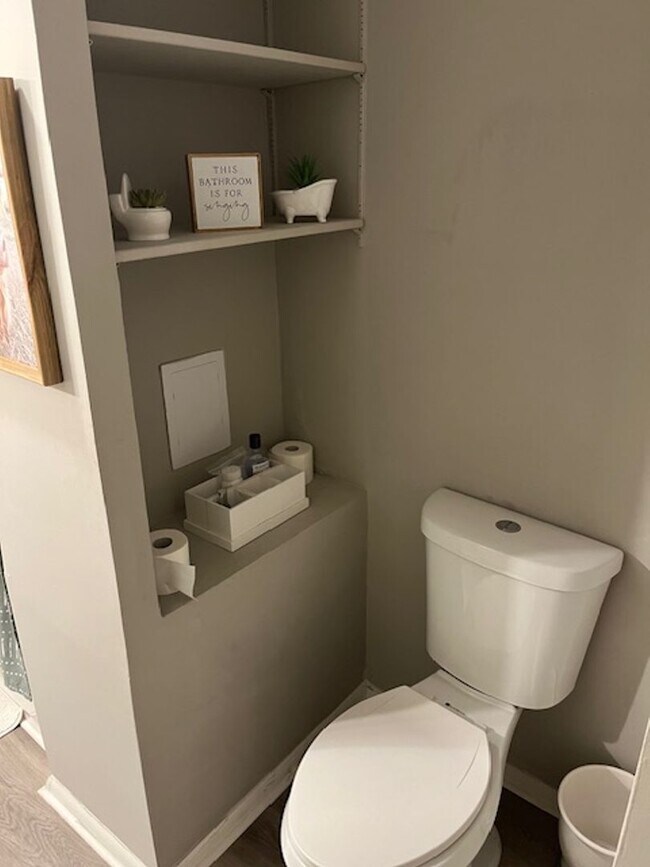 Foto del edificio - Spacious 3-bedroom, 2.5-bathroom house in ...