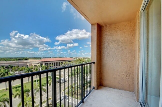 Foto del edificio - 651 Okeechobee Blvd