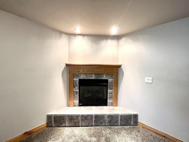 Foto del edificio - 6363 Murray Bluffs Dr
