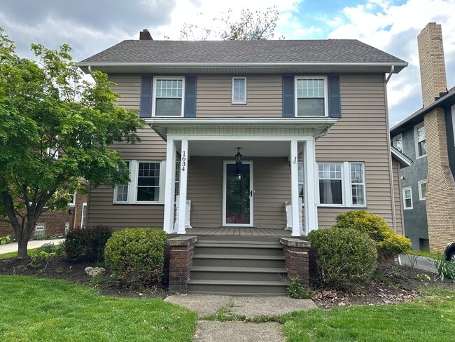 Building Photo - 1634 Chesterland Ave
