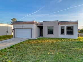 Building Photo - 2919 65th St W