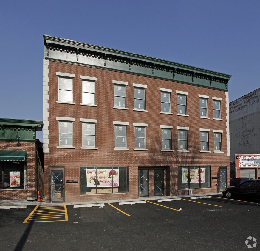 Primary Photo - 632-634 Communipaw Ave