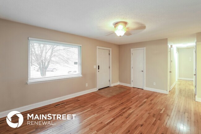 Foto del edificio - 11521 N McGee St