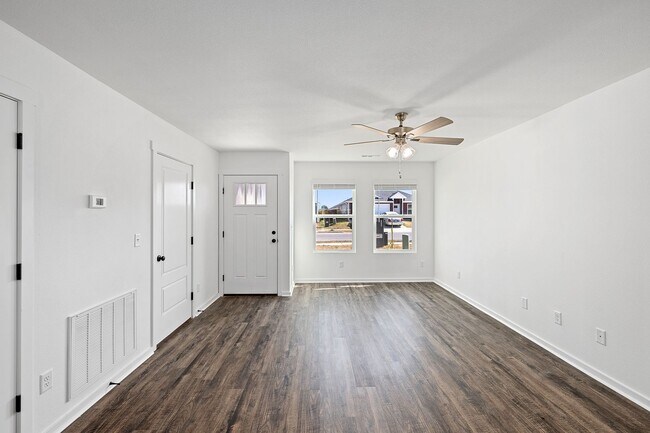 Foto del edificio - Beautiful 3-Bedroom House – A Place to Call Home!