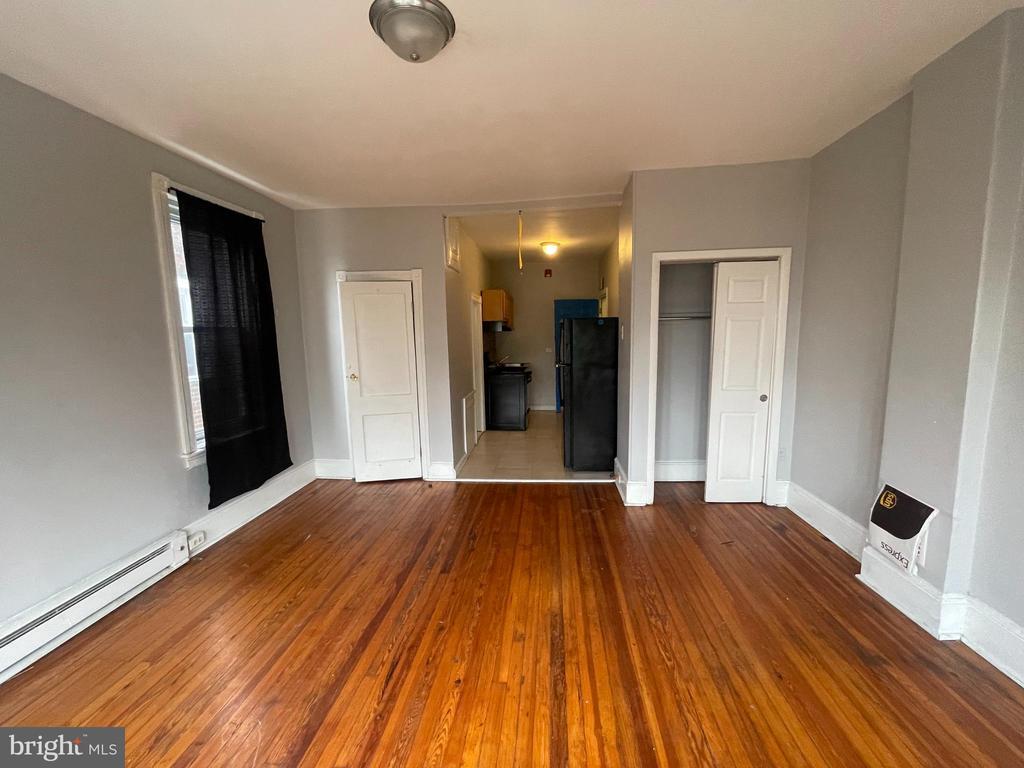 Primary Photo - 147 Manheim St