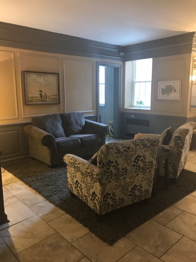 18675 Parkland Dr Unit 303, Shaker Heights, OH 44122 Apartment for