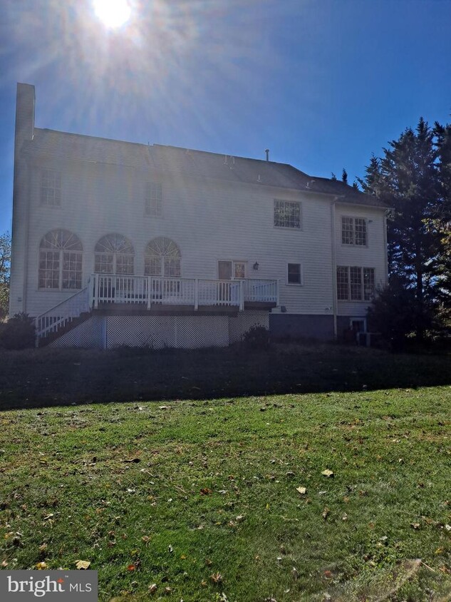 Building Photo - 14001 Darnestown Rd