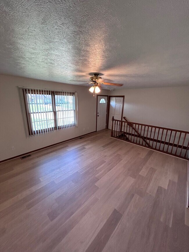 Foto del edificio - 963 Vos St