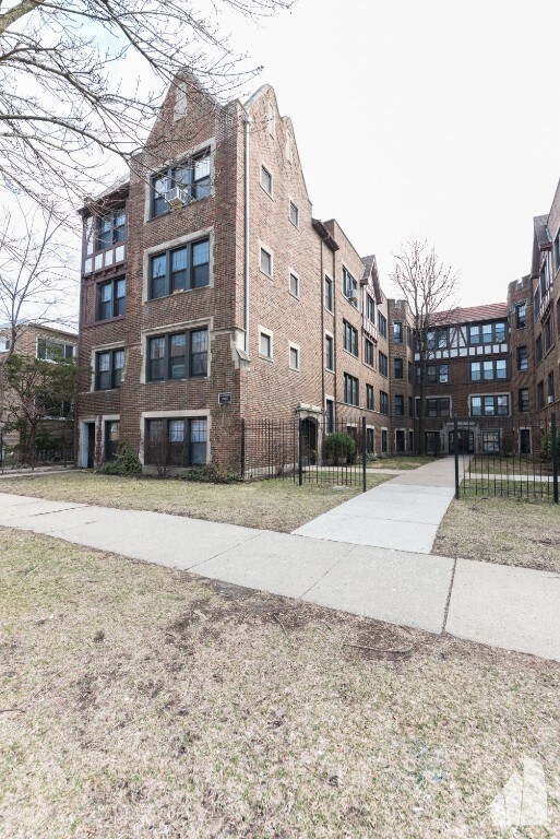 Foto del edificio - 2619 W Berwyn Ave