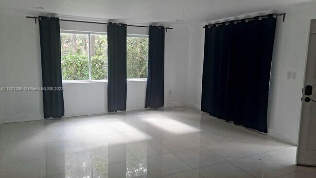 Foto del edificio - 3121 NW 3rd Ave