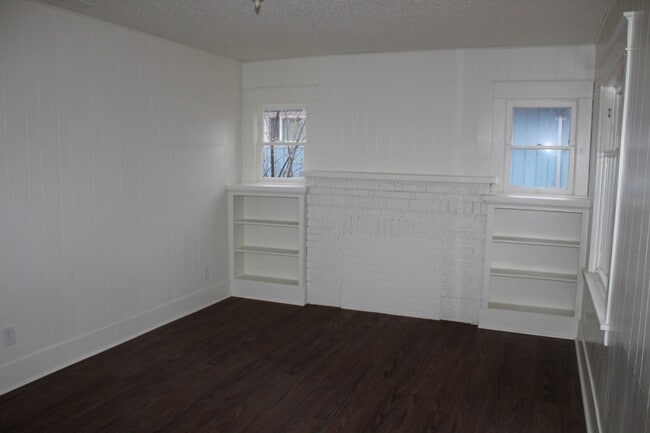 Foto del edificio - 1835 Melrose St