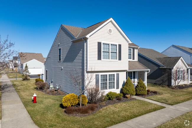 Homes inAlbany are single-family detached houses.