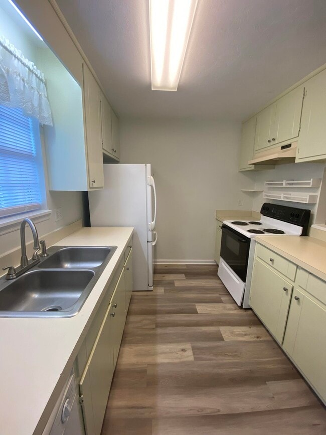 Building Photo - 806 Elizabeth Dr