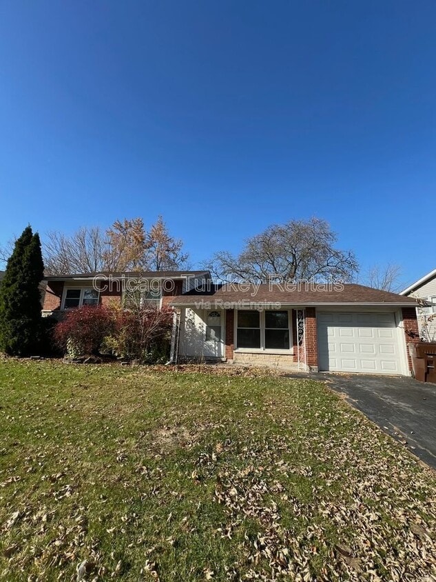 Primary Photo - 17504 Oakwood Dr