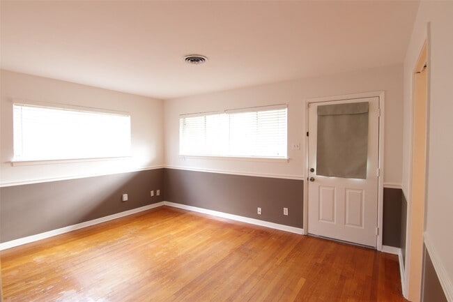 Building Photo - 7030 Sharpview Dr