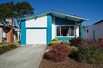 Building Photo - 621 Forest Lake Dr