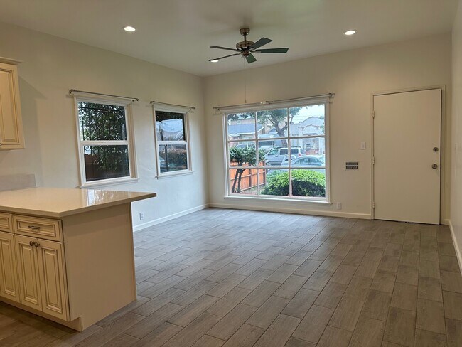 sala de estar - 1038 W 84th Pl
