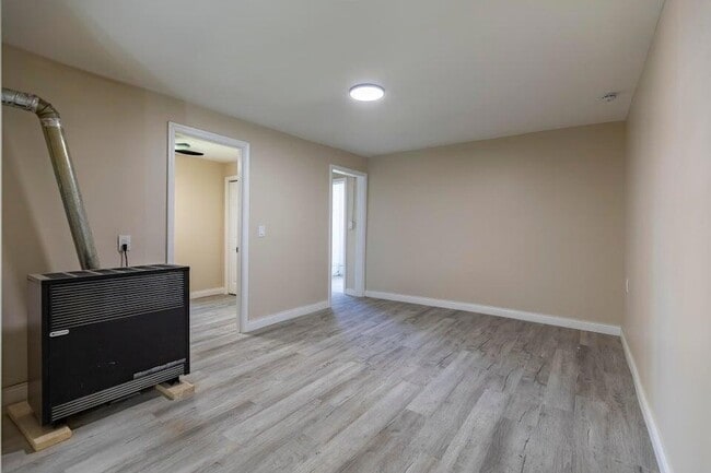 Building Photo - 2604 Schrage Ave