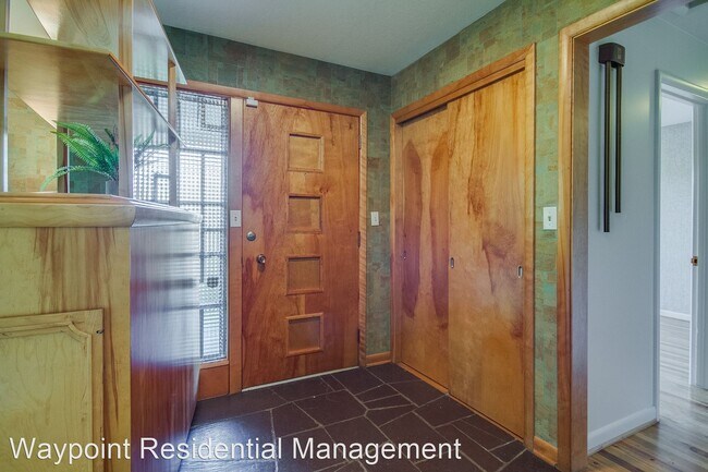 Building Photo - 4 br, 3 bath House - 1111 Highland View Dr
