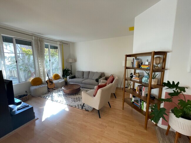 Foto del edificio - 420 Milan Dr