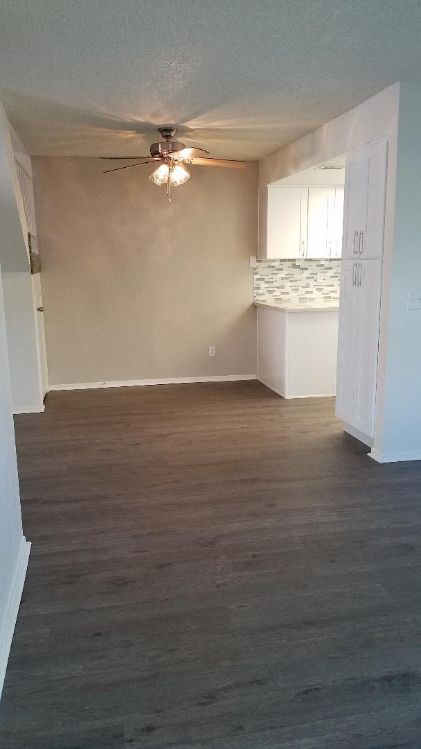 Foto del edificio - 8324 Vineyard Ave