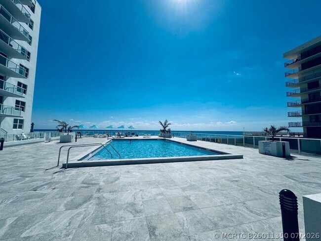 Building Photo - 3450 S Ocean Blvd