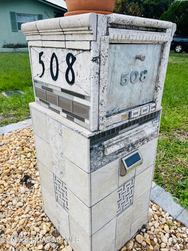 Building Photo - 508 Comanche Ave