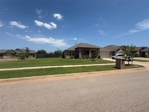 Building Photo - 18808 Bajo Dr