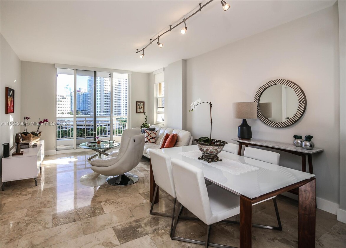 Foto principal - 888 Brickell Key Dr