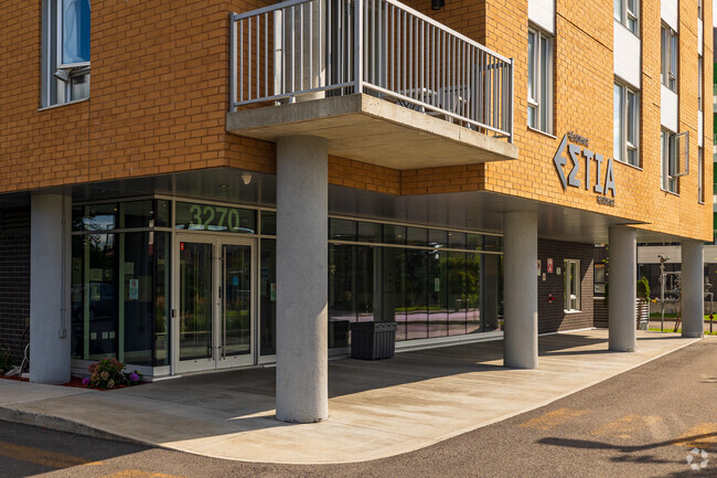 Building Photo - Residence Estia