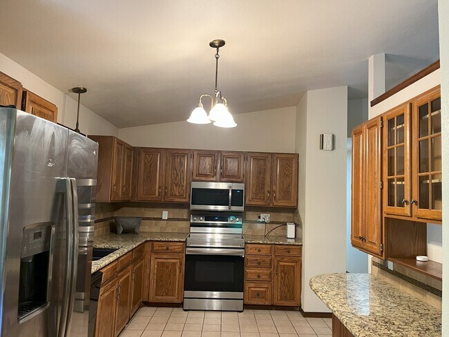 Building Photo - 2631 Brookwood Dr