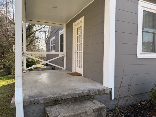 Photo - 822 Radford Pl House