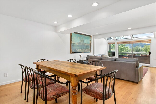 Foto del edificio - 100 N 8th St