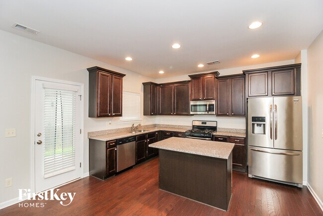 Foto del edificio - 207 Hill Crest Cir