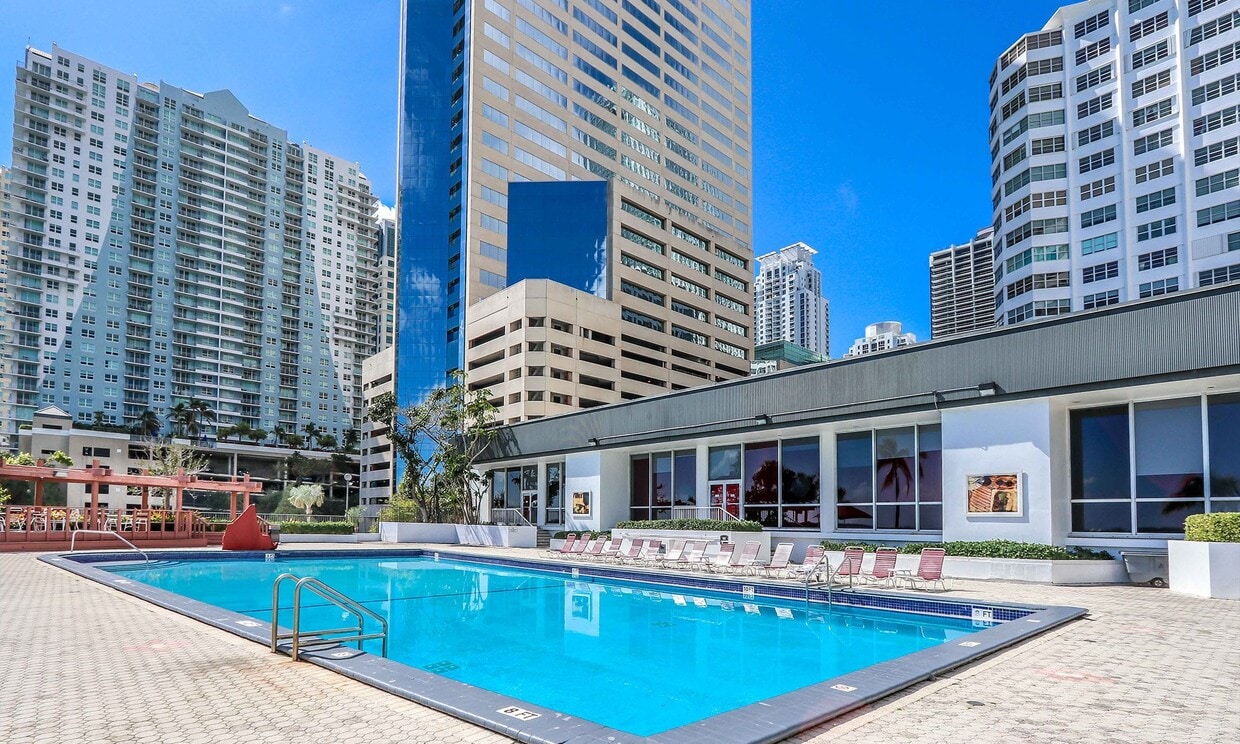 Primary Photo - 999 Brickell Bay Dr