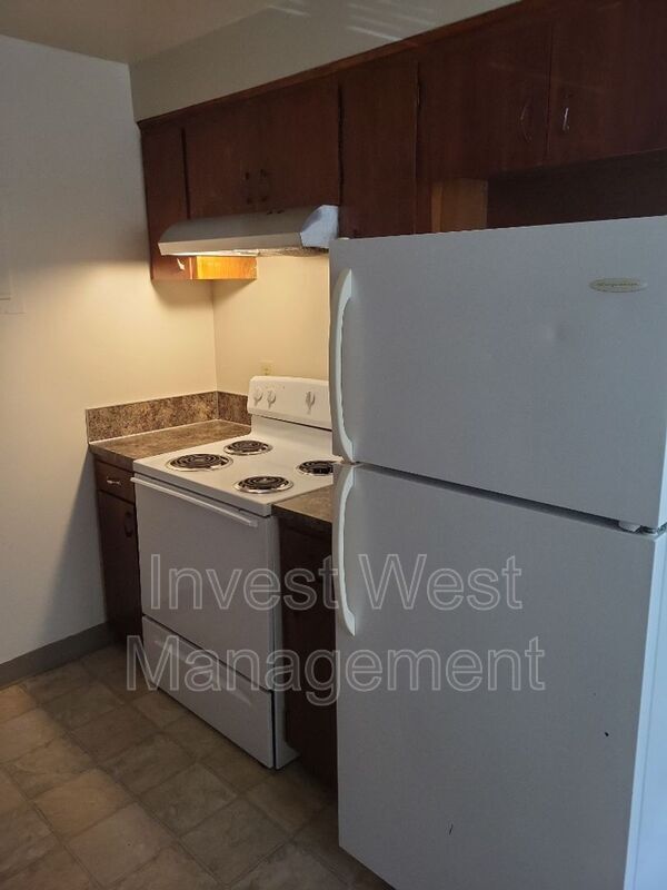 Foto del edificio - 1806 E FOURTH PLAIN Blvd