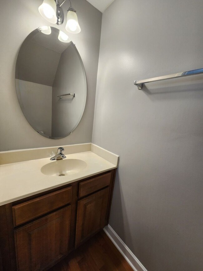 Foto del edificio - 2 Bedroom Condo in Midwood