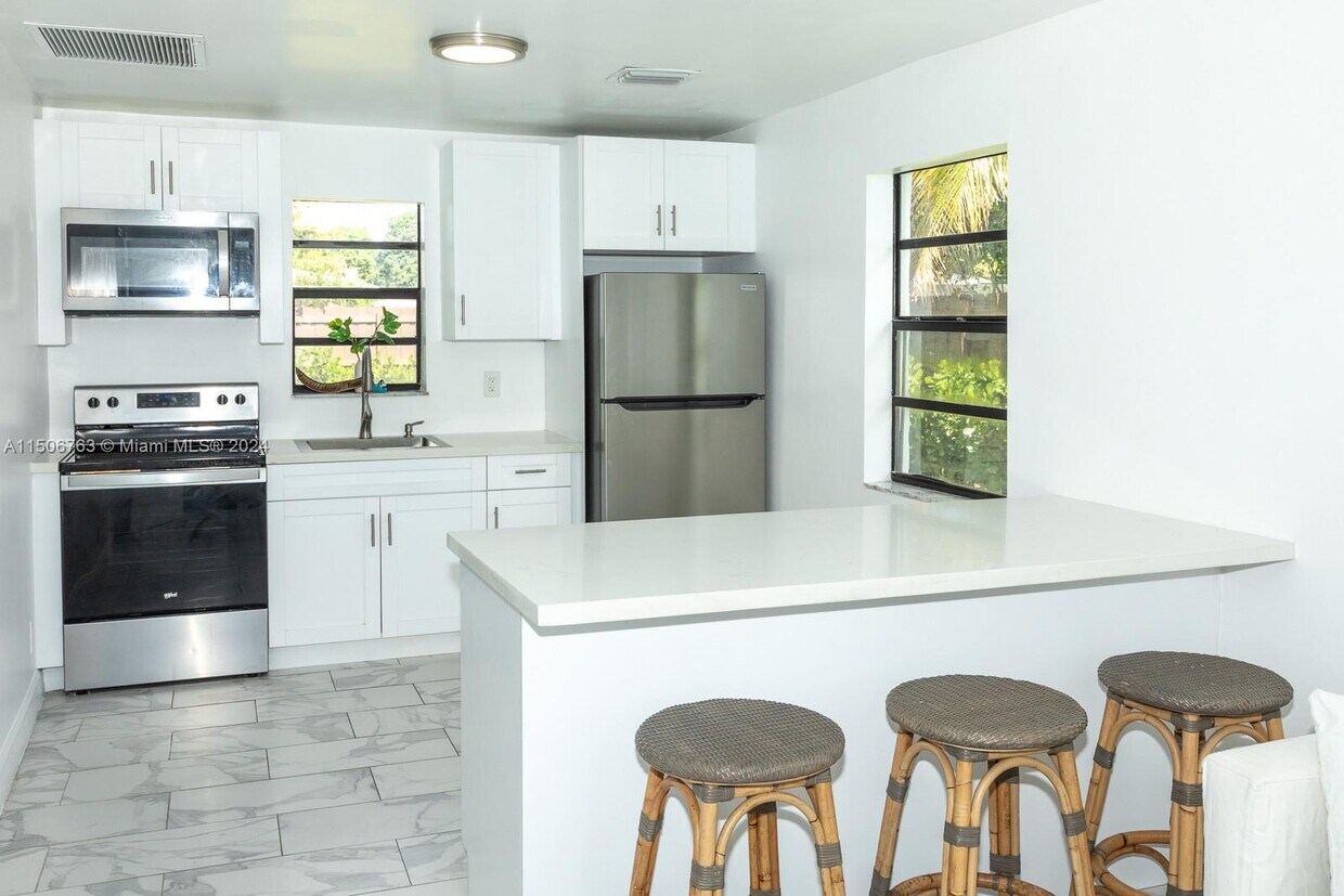 Foto principal - 425 NW 122nd St
