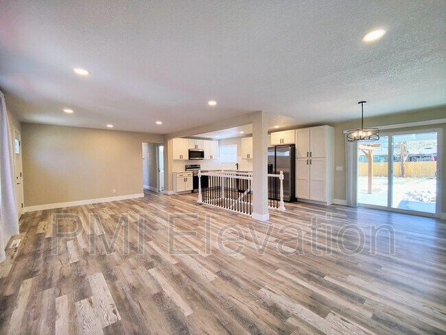 Building Photo - 1490 S Ivy Way