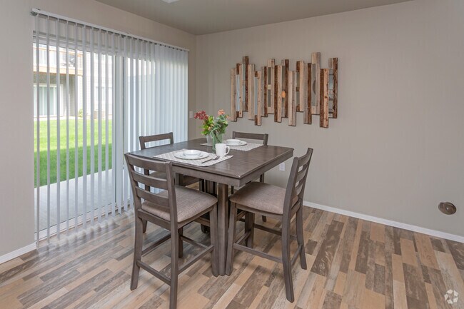 1BR, 1BA, Model - 771 SF - Edgewater Villas