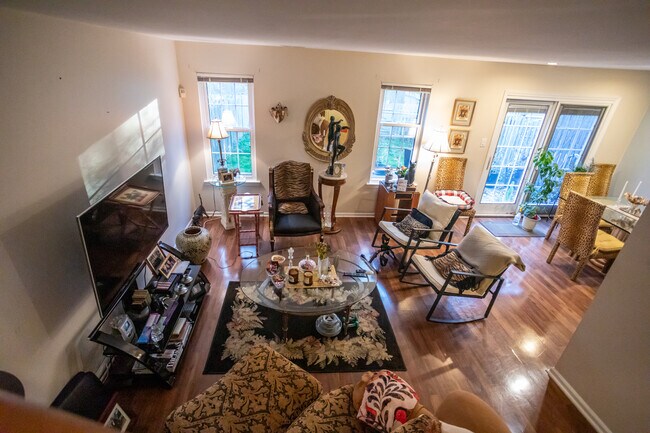 Foto del edificio - 86 Kettlebrook Dr