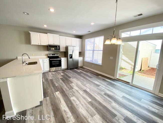 Foto del edificio - 3 br, 2.5 bath House - 55 Eighth Ave.