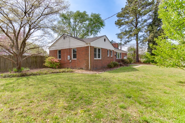 Building Photo - 45 St Albans Dr