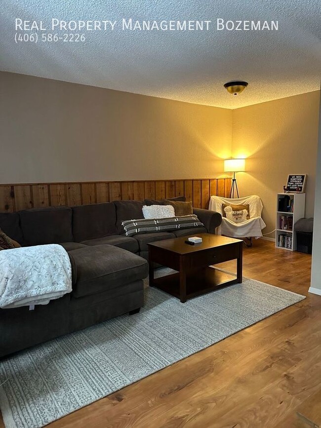 Foto del edificio - *Roommate Wanted!  $1,000/Mo; 3 Bed 2.5 Ba...
