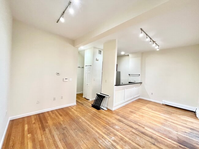 Building Photo - 59 Fort Ave